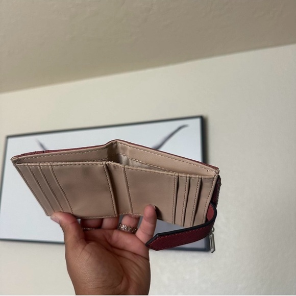 GUESS Maroon bifold Card Holder - Picture 3 of 4